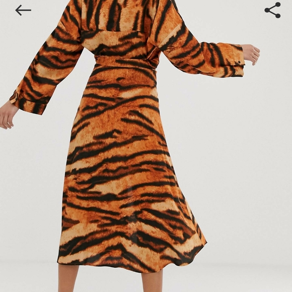 Tiger skirt..FIRM - Picture 4 of 11